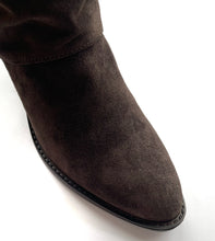Load image into Gallery viewer, Ateliers Boot "Beth" Chocolate Suede
