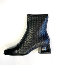 Load image into Gallery viewer, Aqua Flex boot "Chiara" black
