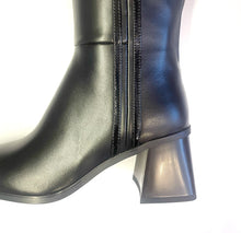 Load image into Gallery viewer, Aqua Flex Boot "Dolce" black

