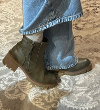Load image into Gallery viewer, Romika Boot "Ebony" olive
