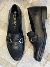 Load image into Gallery viewer, Rieker Loafer "Meg 2" black
