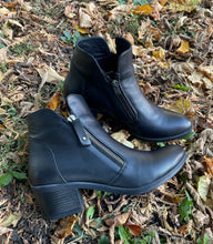 Load image into Gallery viewer, Everly Boot "Olivia" black
