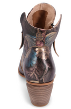 Load image into Gallery viewer, Django and Juliette Boot &quot;Jazzy&quot; blue floral
