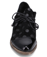 Load image into Gallery viewer, Django and Juliette shoe &quot;Kotty&quot; black dot patent
