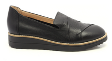 Load image into Gallery viewer, Django and Juliette Shoe &quot;Omelie&quot;
