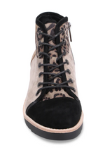 Load image into Gallery viewer, Django and Juliette Boot "Regine"
