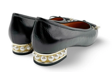 Load image into Gallery viewer, Tamara London Shoe "Azzi" black
