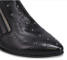 Load image into Gallery viewer, Django &amp; Juliette Boot "Jazzy" Black stud
