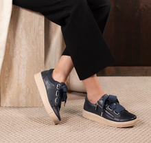 Load image into Gallery viewer, EOS sneaker &quot;Jovi&quot; black

