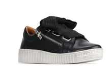 Load image into Gallery viewer, EOS sneaker &quot;Jovi&quot; black
