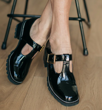 Load image into Gallery viewer, Tamara London Shoe "Derry" black patent
