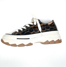Load image into Gallery viewer, Refresh Sneaker
