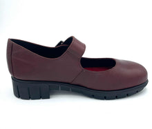 Load image into Gallery viewer, Saydo Shoe &quot;Maraud&quot; wine
