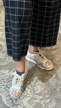 Load image into Gallery viewer, La Pinta Sneaker "Blossom"
