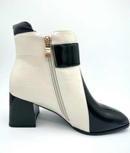 Load image into Gallery viewer, Aqua Flex Boot &quot;Kate&quot;
