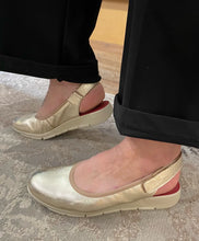 Load image into Gallery viewer, Saydo Shoe &quot;Freesia&quot; champagne
