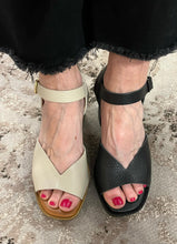 Load image into Gallery viewer, Ateliers Sandal "Deliza" Black
