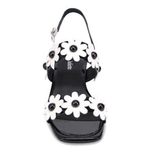 Load image into Gallery viewer, Django and Juliette Sandal "Hatsyl"
