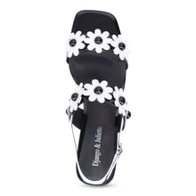 Load image into Gallery viewer, Django and Juliette Sandal "Hatsyl"
