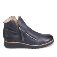 Load image into Gallery viewer, Django and Juliette Boot &quot;Oh My&quot; navy
