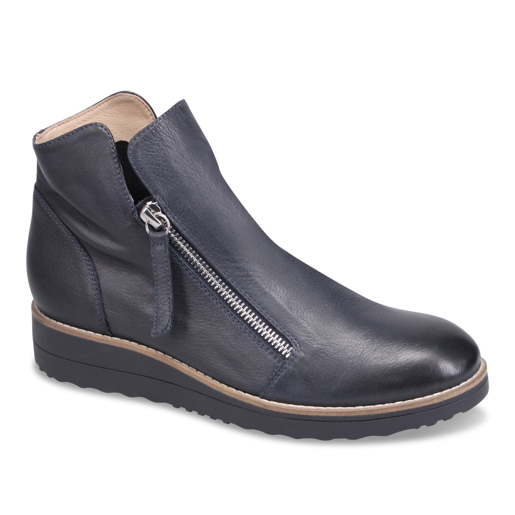 Django and Juliette Boot 