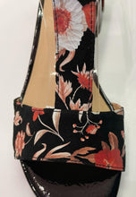 Load image into Gallery viewer, Bresley Shoe &quot;Alice&quot; Black Floral
