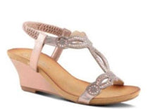 Load image into Gallery viewer, Patrizia Sandal &quot;Shining&quot; Champagne
