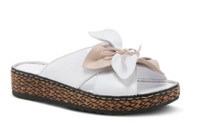 Load image into Gallery viewer, Spring Step Sandal &quot;Hillary&quot; White
