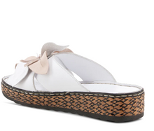 Load image into Gallery viewer, Spring Step Sandal &quot;Hillary&quot; White
