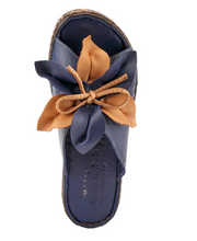 Load image into Gallery viewer, Spring Step Sandal &quot;Hillary&quot; Navy
