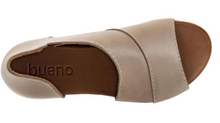 Load image into Gallery viewer, Bueno Sandal &quot;Tanner&quot; Grey
