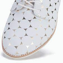 Load image into Gallery viewer, Rollie Oxford &quot;Derby&quot; Gold Star White
