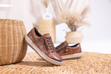 Load image into Gallery viewer, Remonte Sneaker &quot;Octavia&quot; Tan
